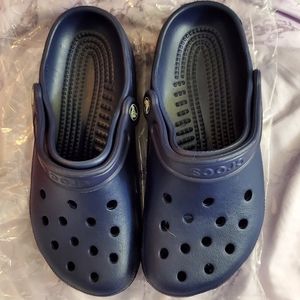 New Navy Crocs W9 M7